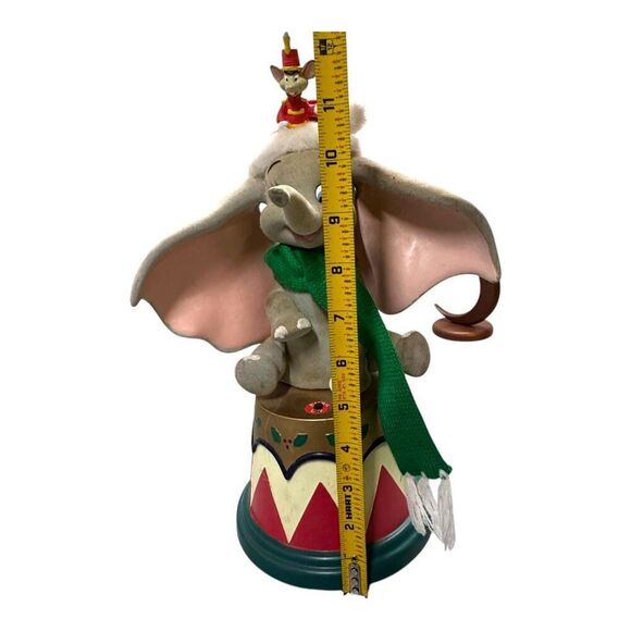 Vtg Telco Motion-Ettes Dumbo Animated Christmas Figurine Scarf & Santa Hat READ - Picture 5 of 12